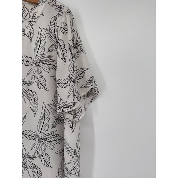 Banana Republic blouse top womens size large Leaf Print Short Sleeve semi sheer - Picture 2 of 5